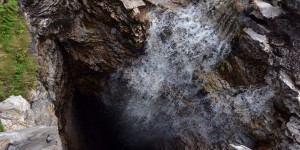 Hier verschwindet der Bach