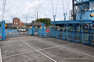 Sechs Stellflächen für Autos