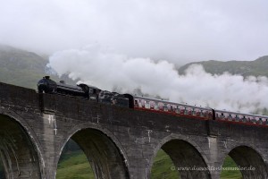 Hogwarts Express auf dem Glenfinnan Viadukt