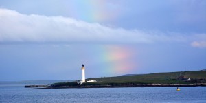 Leuchtturm mit Regenbogen