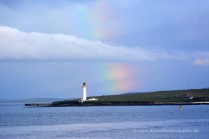 Leuchtturm mit Regenbogen