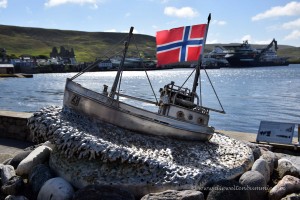 Denkmal für den Shetlandbus nach Norwegen