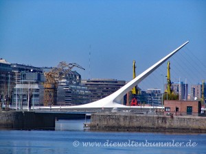 Frauenbrücke in Puerto Madero