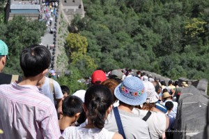 Viele Menschen auf der chinesischen Mauer