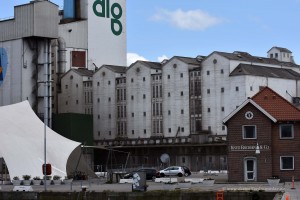 Die fünf Schwestern im Hafen