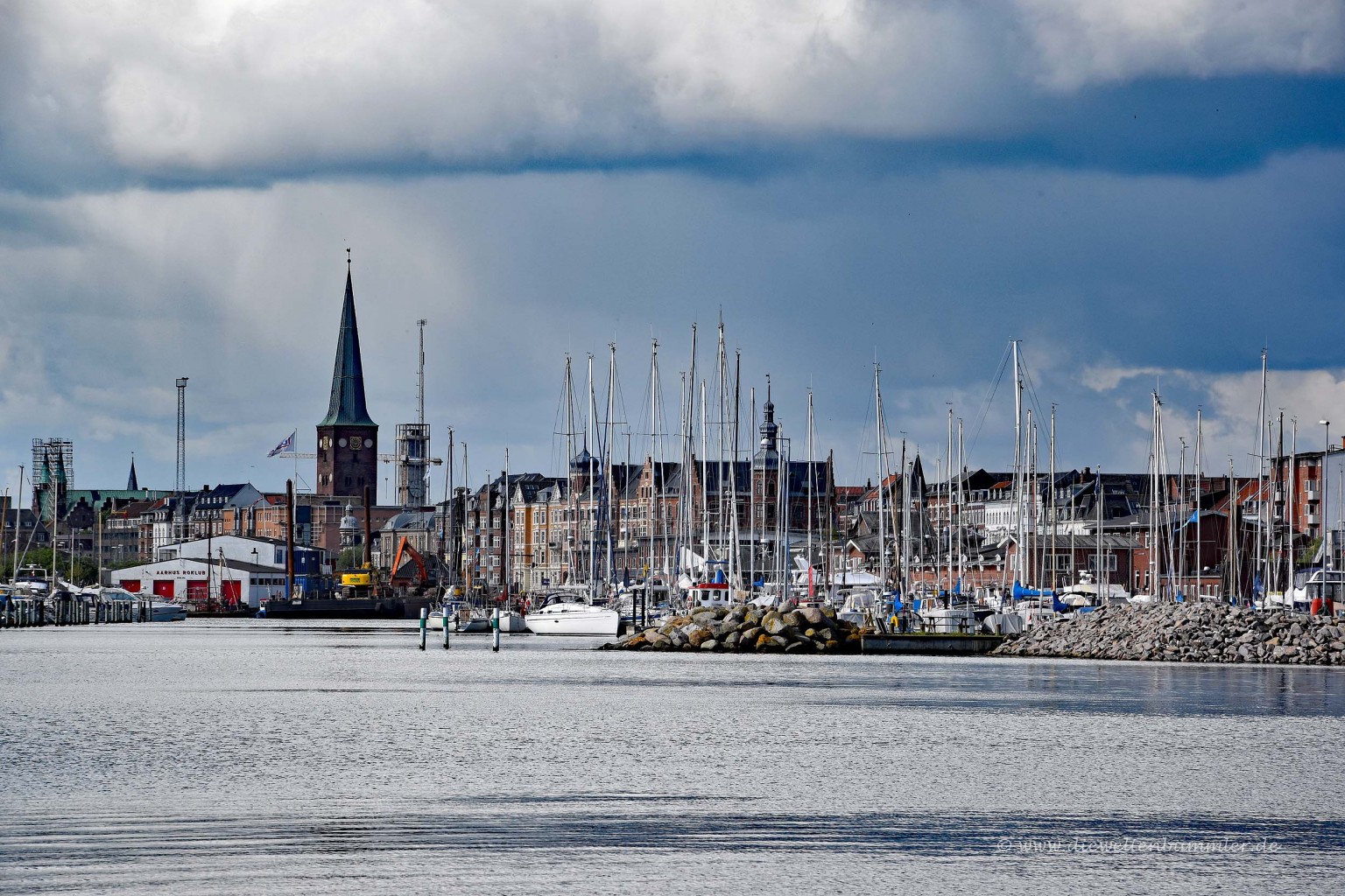 Blick vom Yachthafen auf Aarhus