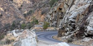 Straße zum Kings Canyon Nationalpark