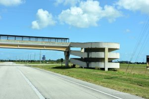 Übergang über den Highway