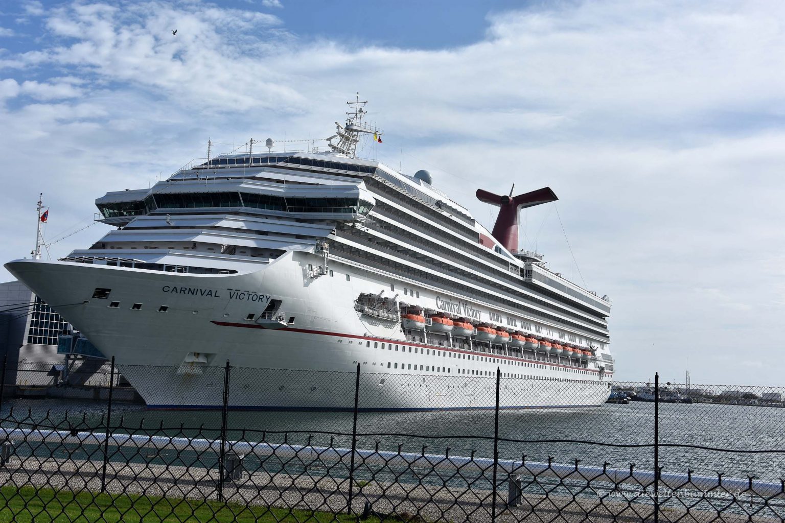 Carnival Victory