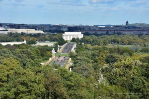 Im Hintergrund das Lincoln Memorial