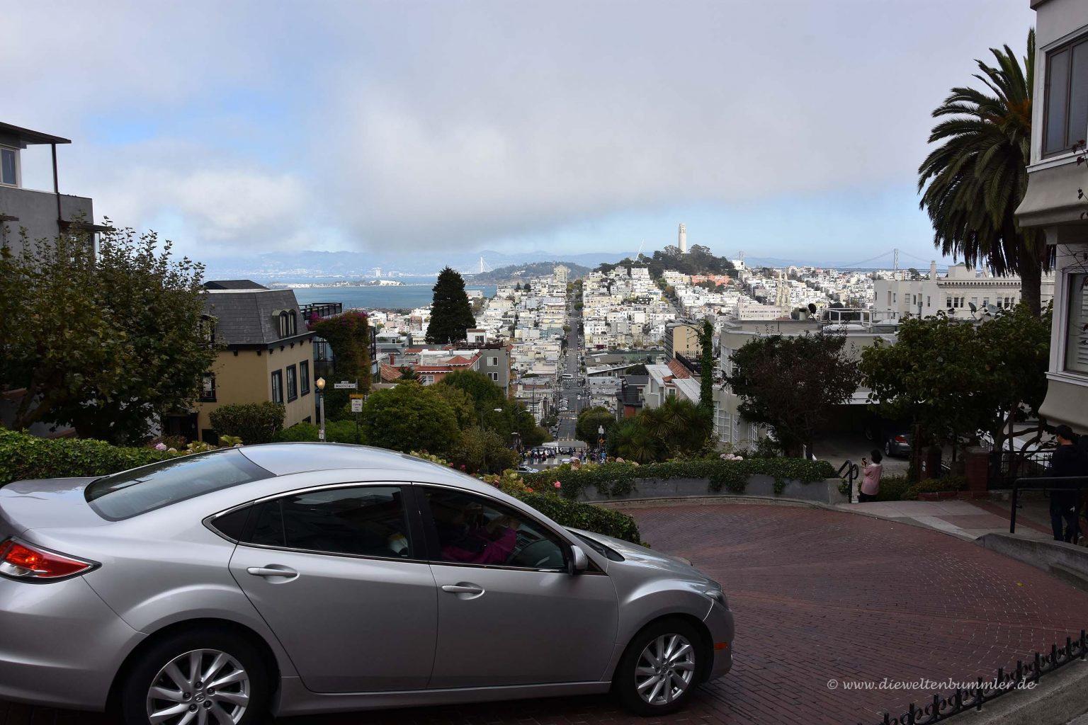 Kurvige und steile Straße in San Francisco