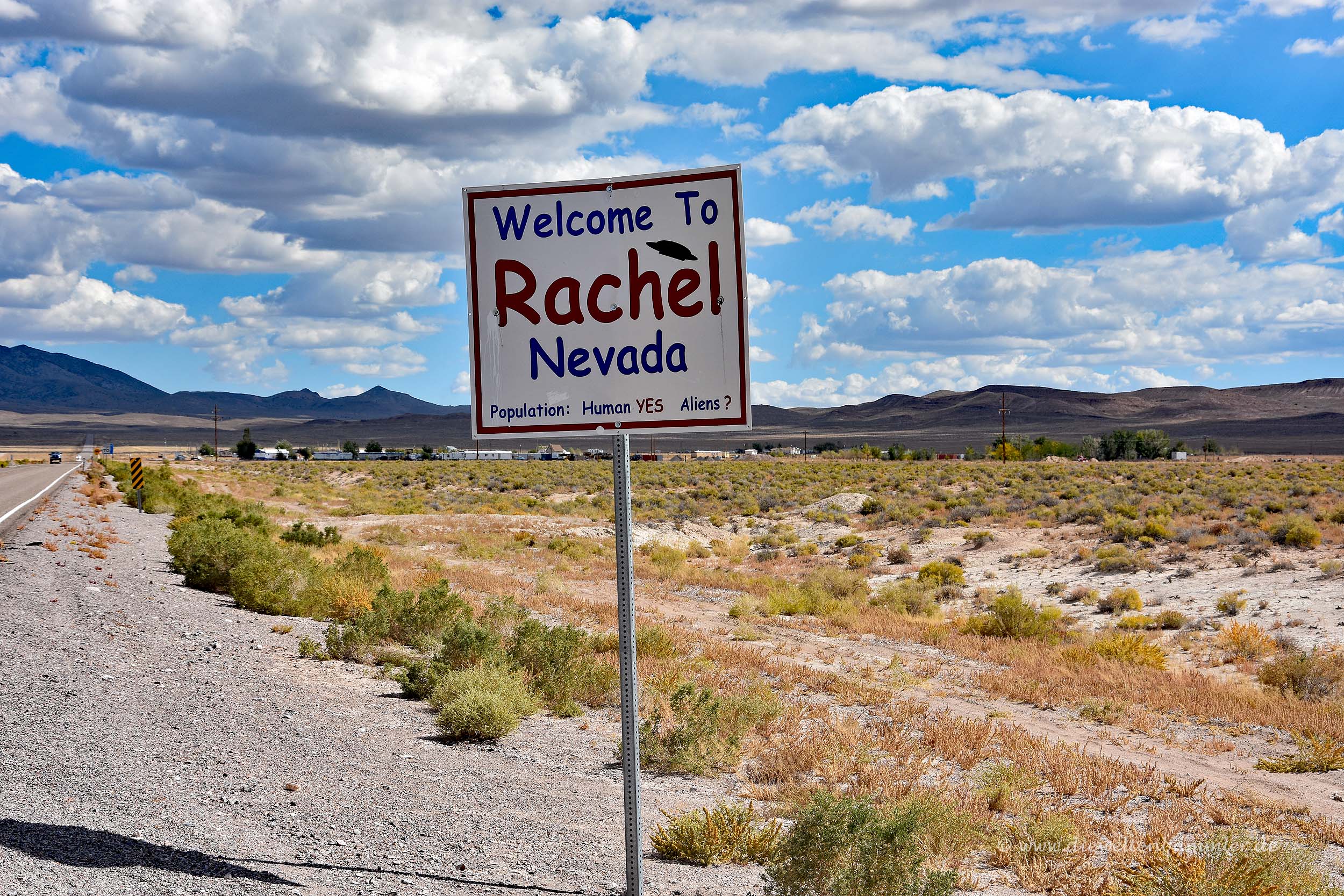 Ortseingangsschild von Rachel