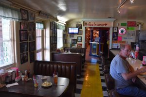 Typischer Diner mit Theke