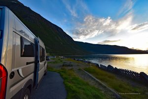 Picknickplatz am Fjord