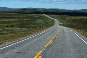 Einsame Straße in Lappland