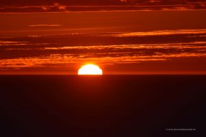 Sonnenuntergang im Polarmeer