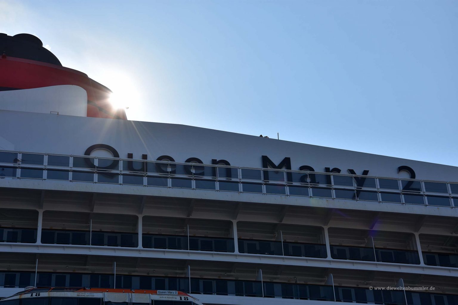 Schriftzug der Queen Mary 2