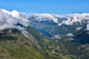 Blick vom Dalsnibba zum Geirangerfjord