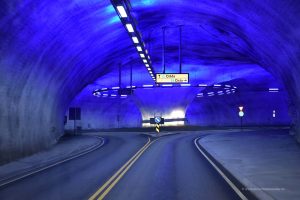 Kreisverkehr im Tunnel
