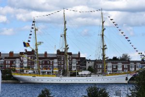 Schiff in Wilhelmshaven