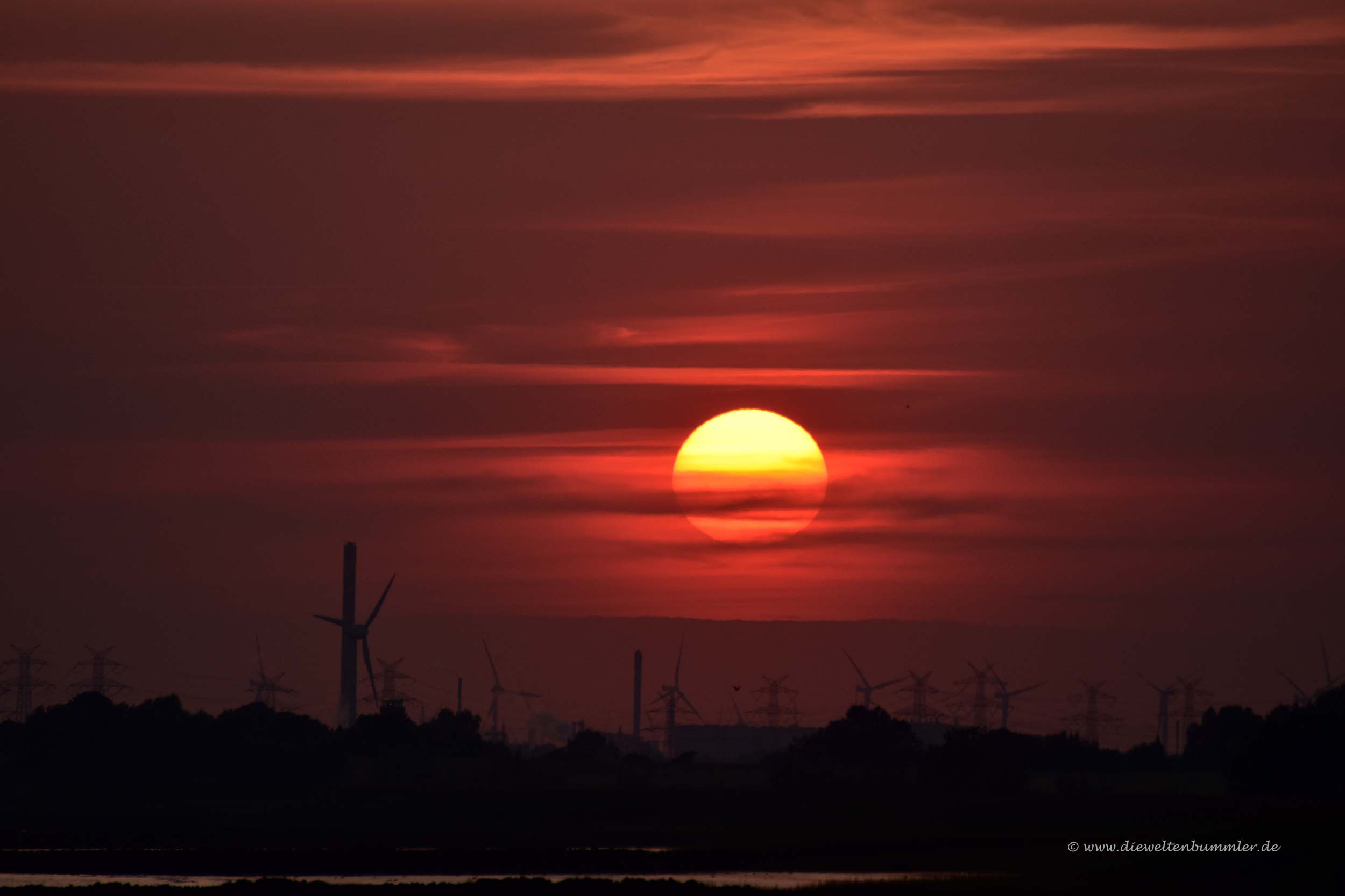 Sonnenuntergang am Elbufer