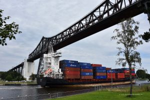 Frachtschiff auf dem Nord-Ostsee-Kanal