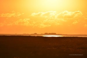 Warften im Sonnenuntergang