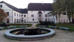 Brunnen im Burghof