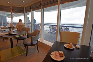 Buffetrestaurant mit Blick nach außen