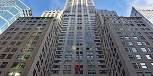 Am Eingang vom Chrysler Building