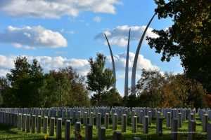 Im Hintergrund das Airforce Memorial