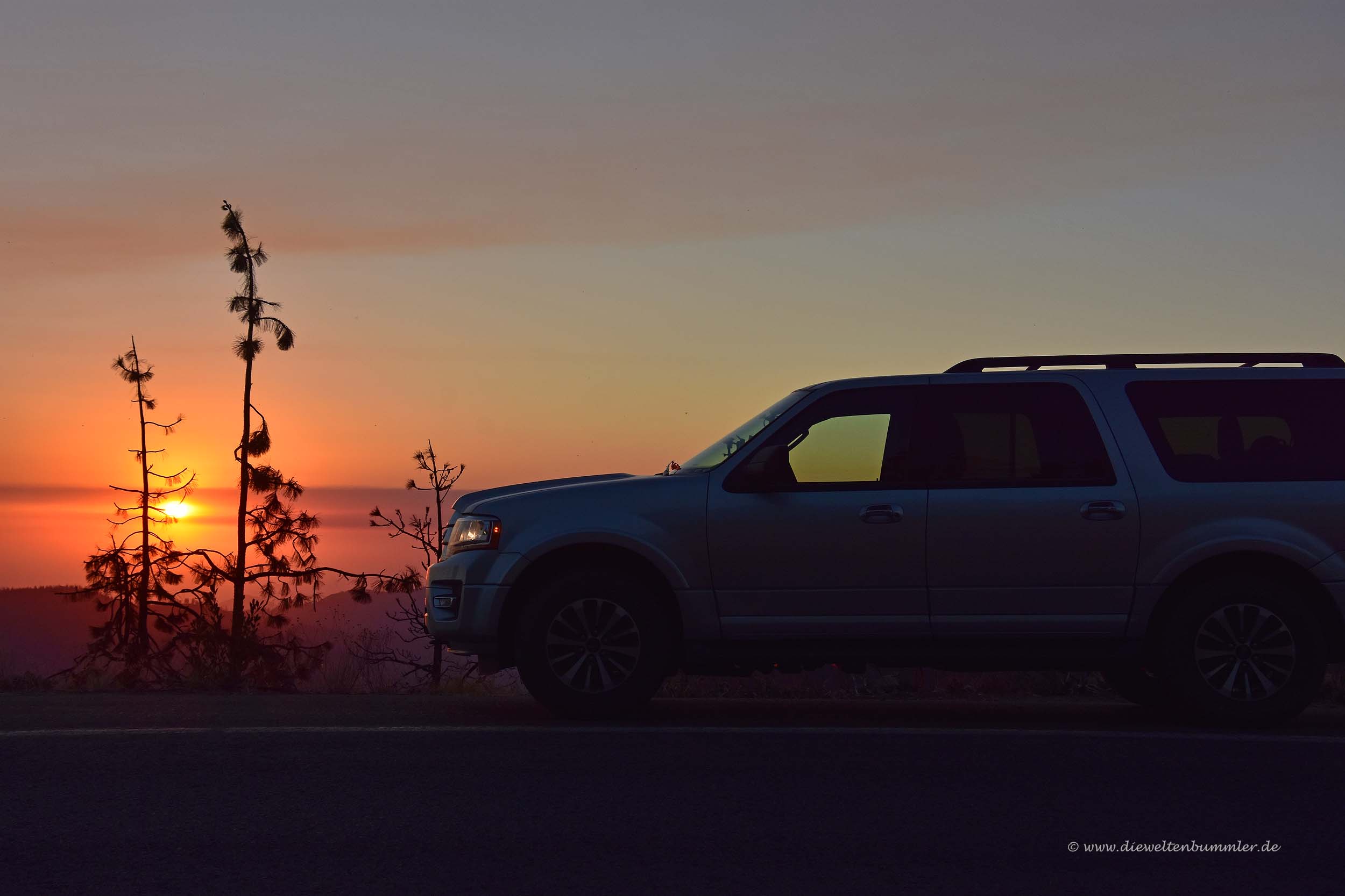 Unser Mietwagen im Abendlicht