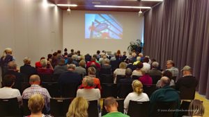 Volles Haus beim Vortrag