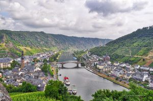 Blick von der Reichsburg auf die Mosel