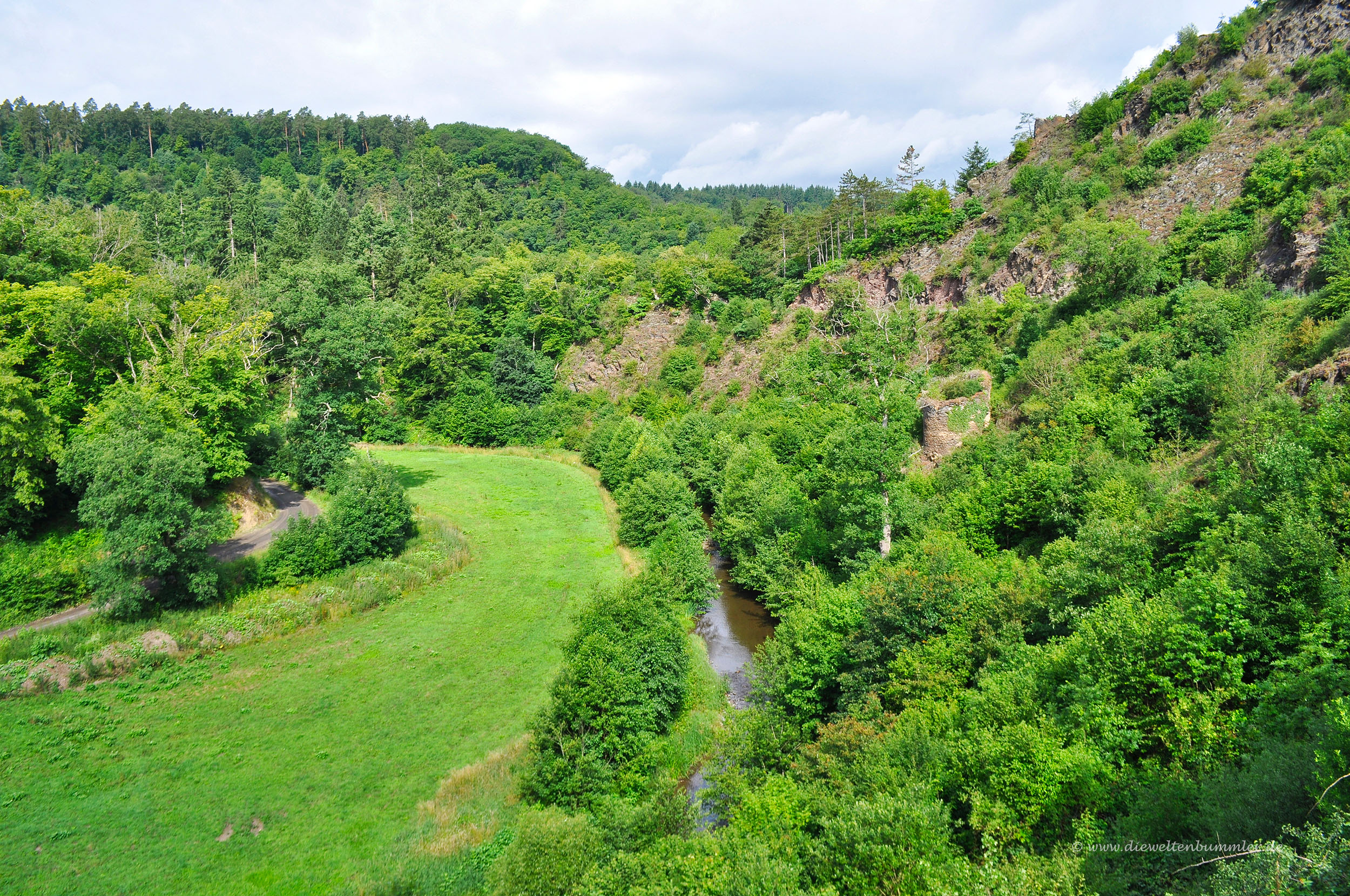 Idyllisches Elzbachtal