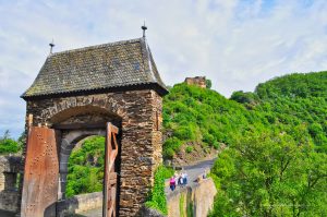 Tor an der Burg Eltz