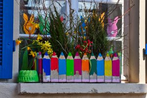 Farbenfroher Blumenkasten