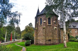 Kloster Maria Engelport am Mosel Camio