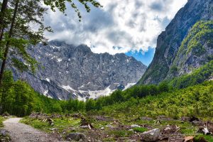 Der Triglav hinter Wolken