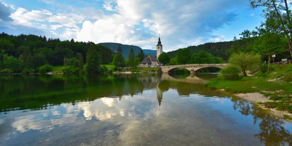 Kirche am See