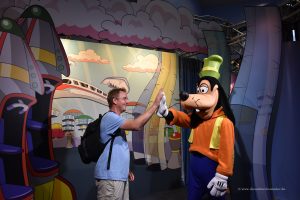 High Five mit Goofy