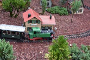 Seltsame Zusammenstellung der Eisenbahn