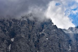 Der Triglav hinter der Wolke