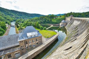 Staumauer am Edersee