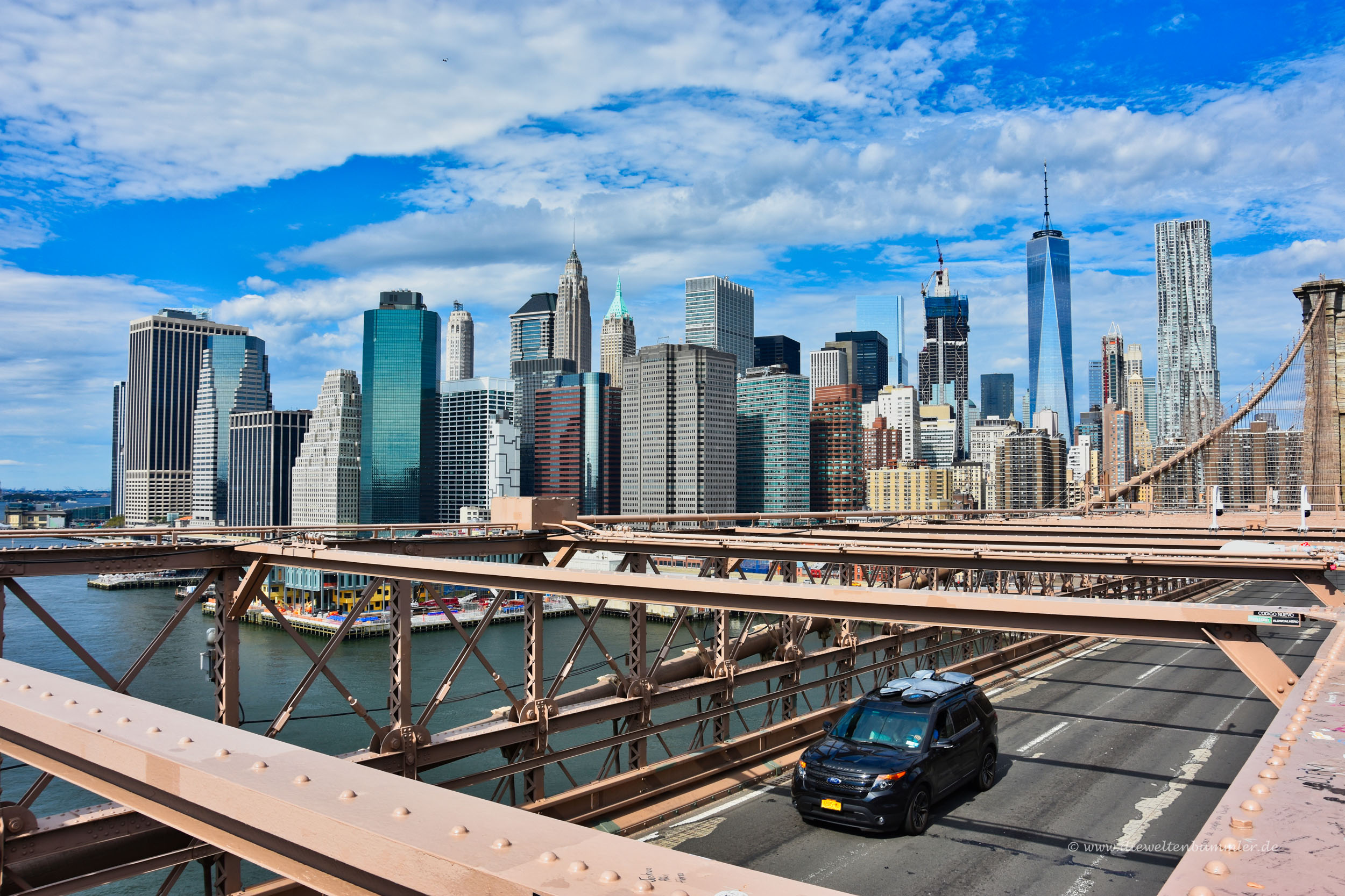 Blick auf Manhattan von der Brooklyn Bridge