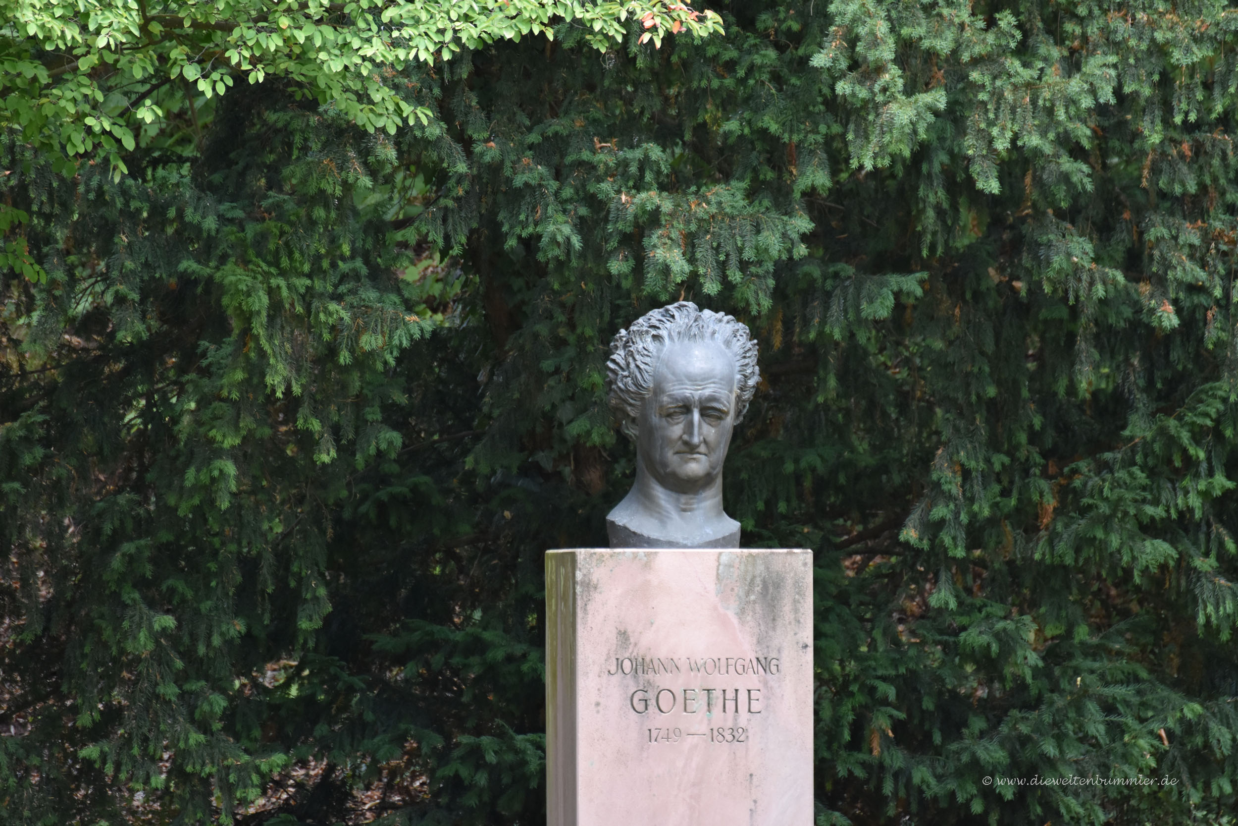 Goethe-Büste im Schlossgarten