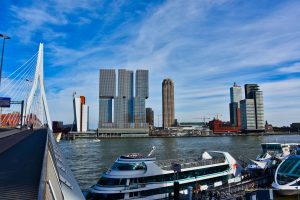 Am Hafen von Rotterdam