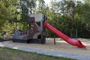 Spielplatz in Form eines Wanderschuhs