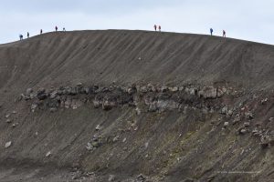 Wanderer auf dem Kraterrand