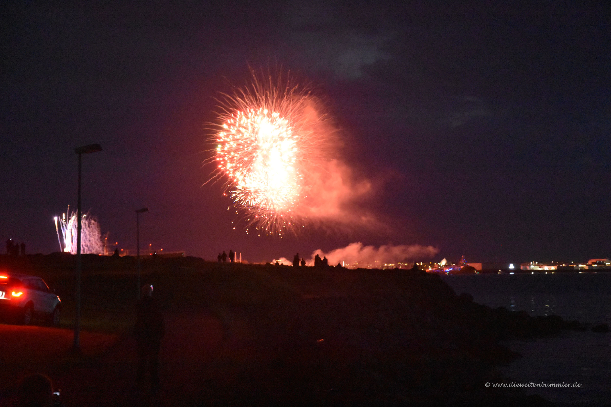 Feuerwerk über Reykjavik